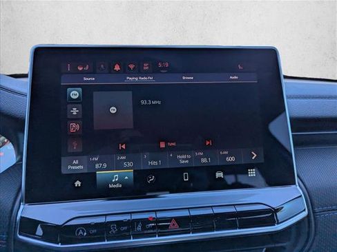 New 2026 Jeep Compass Latitude image 17