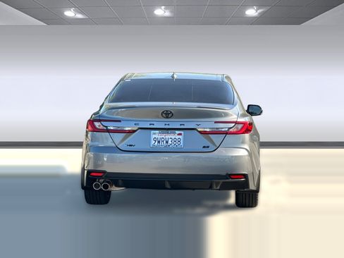 Used 2026 Toyota Camry SE w/ Convenience Package FWD image 10