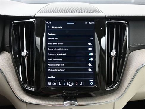 Used 2022 Volvo XC60 B6 Inscription w/ Advanced Package image 17