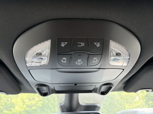 New 2027 Chrysler Pacifica Select w/ Family Tech Group AWD/4WD image 22