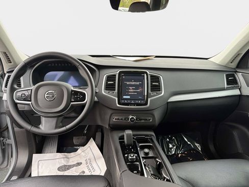 Certified 2025 Volvo XC90 B5 Core AWD/4WD image 15