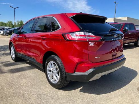 Certified 2024 Ford Edge SEL w/ Convenience Package AWD/4WD image 4
