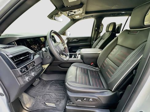 Used 2026 GMC Yukon AT4 Ultimate w/ LPO, Illumination Package AWD/4WD image 22