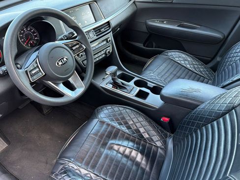 Used 2020 Kia Optima LX image 9