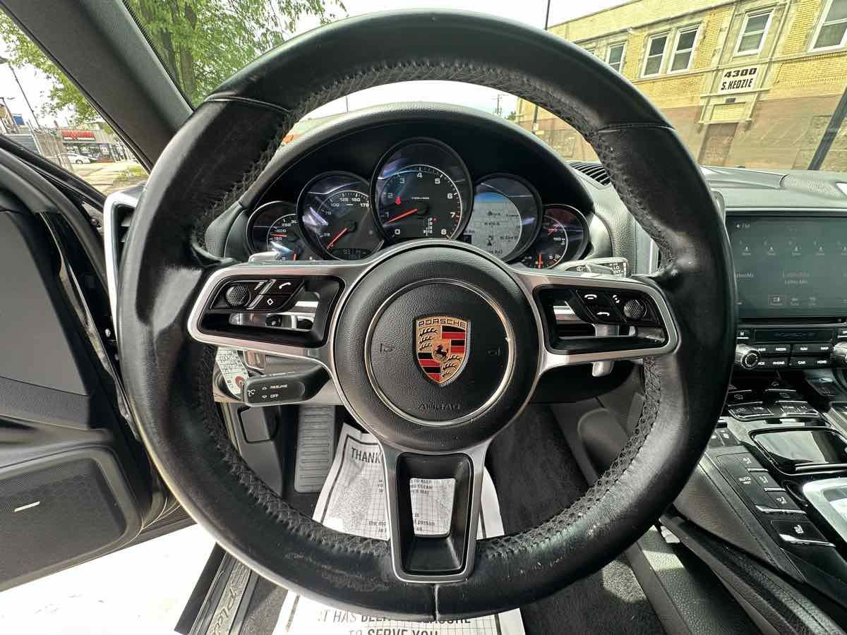 Used 2017 Porsche Cayenne AWD/4WD image 14