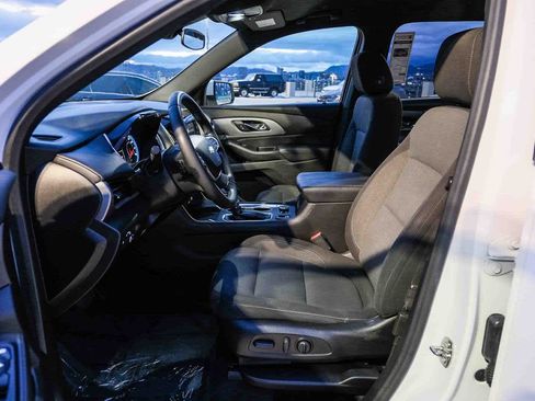 Used 2023 Chevrolet Traverse LT FWD image 20