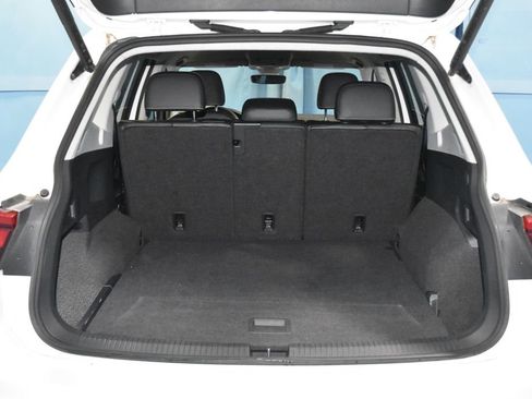 Used 2024 Volkswagen Tiguan SE image 30