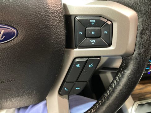 Used 2019 Ford F150 Lariat image 26