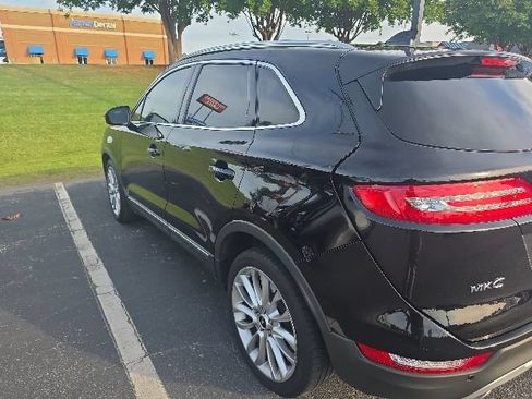Used 2017 Lincoln MKC Reserve FWD image 5