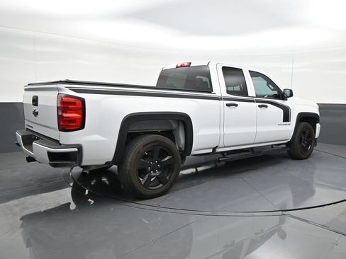 Used 2018 Chevrolet Silverado 1500 Custom w/ Custom Value Package RWD image 5