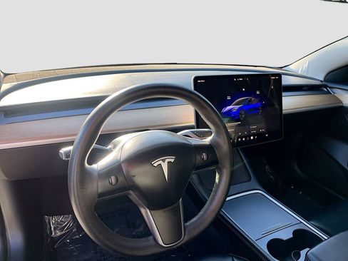 Used 2023 Tesla Model 3 Standard Range RWD image 9