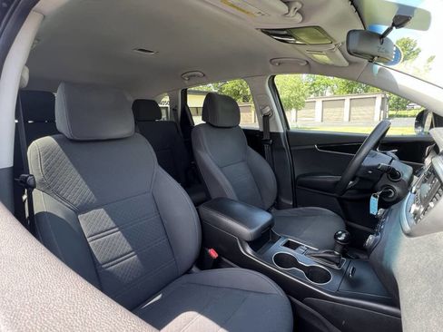 Used 2017 Kia Sorento L image 25