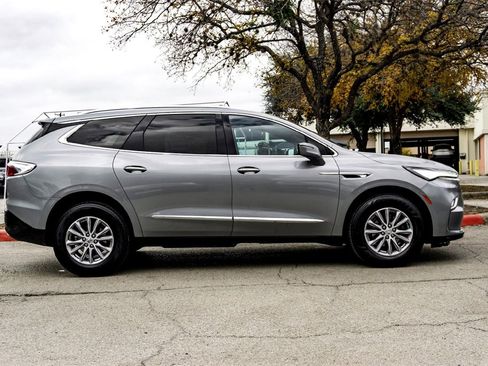 Used 2024 Buick Enclave Premium image 4