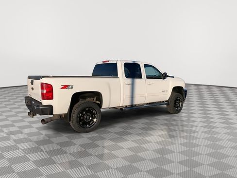 Used 2011 Chevrolet Silverado 2500 LTZ w/ LTZ Plus Package image 7