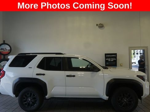 Used 2025 Toyota 4Runner SR5 AWD/4WD image 2
