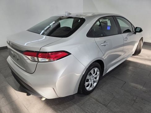 Used 2023 Toyota Corolla LE image 5