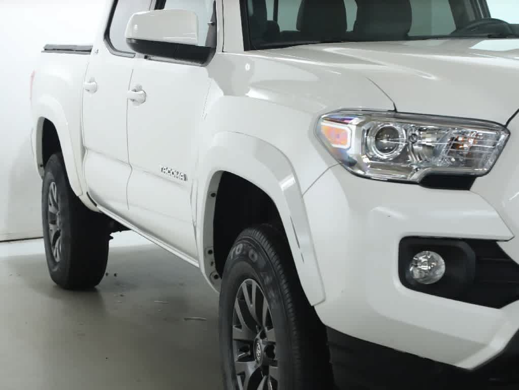 Certified 2023 Toyota Tacoma SR5 AWD/4WD image 8