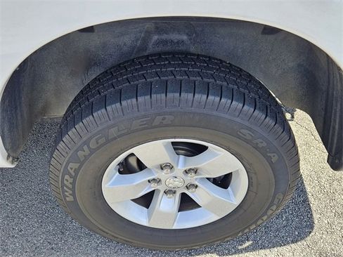 Used 2019 RAM 1500 Classic SLT image 10