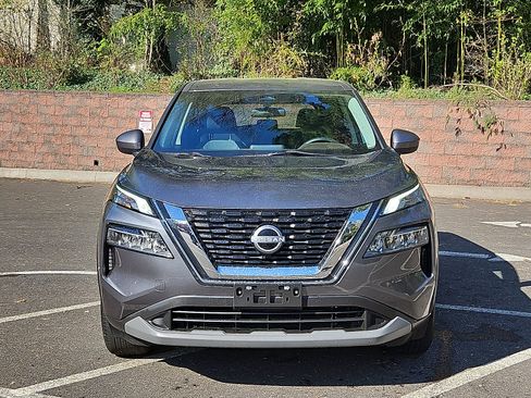 Certified 2023 Nissan Rogue SV image 2