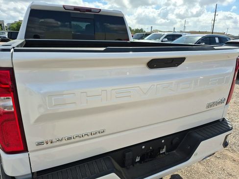 Used 2020 Chevrolet Silverado 1500 High Country w/ Technology Package image 30
