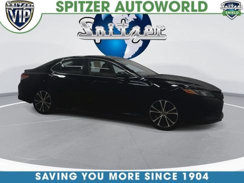 Used 2018 Toyota Camry SE w/ Convenience Package FWD image 2