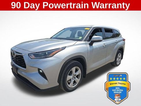 Used 2021 Toyota Highlander LE AWD/4WD image 1