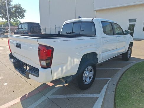 Used 2022 Toyota Tacoma SR image 6