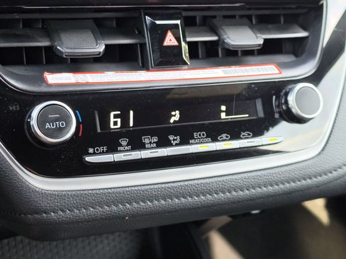 Used 2025 Toyota Corolla SE FWD image 24