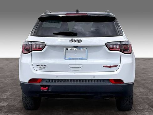 Used 2025 Jeep Compass Trailhawk AWD/4WD image 4