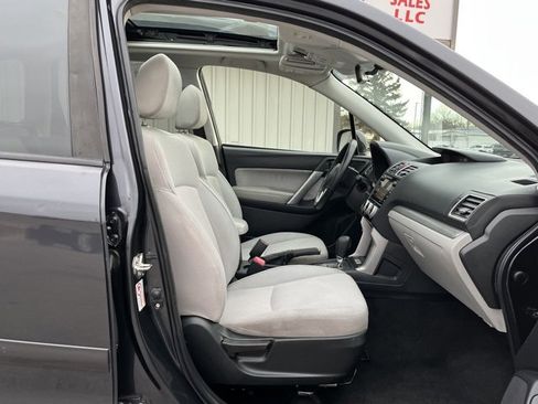 Used 2017 Subaru Forester 2.5i Premium image 30