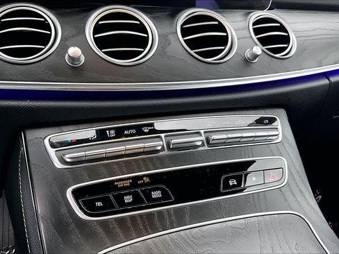 Used 2022 Mercedes-Benz E 350 4MATIC Sedan image 35