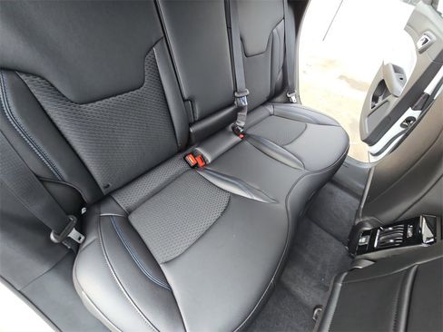 New 2026 Jeep Compass Latitude image 11