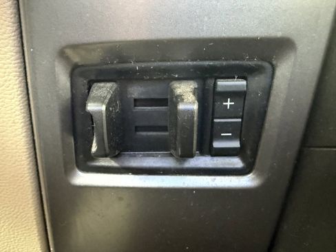 Used 2015 Ford F150 XLT w/ Equipment Group 302A Luxury image 37