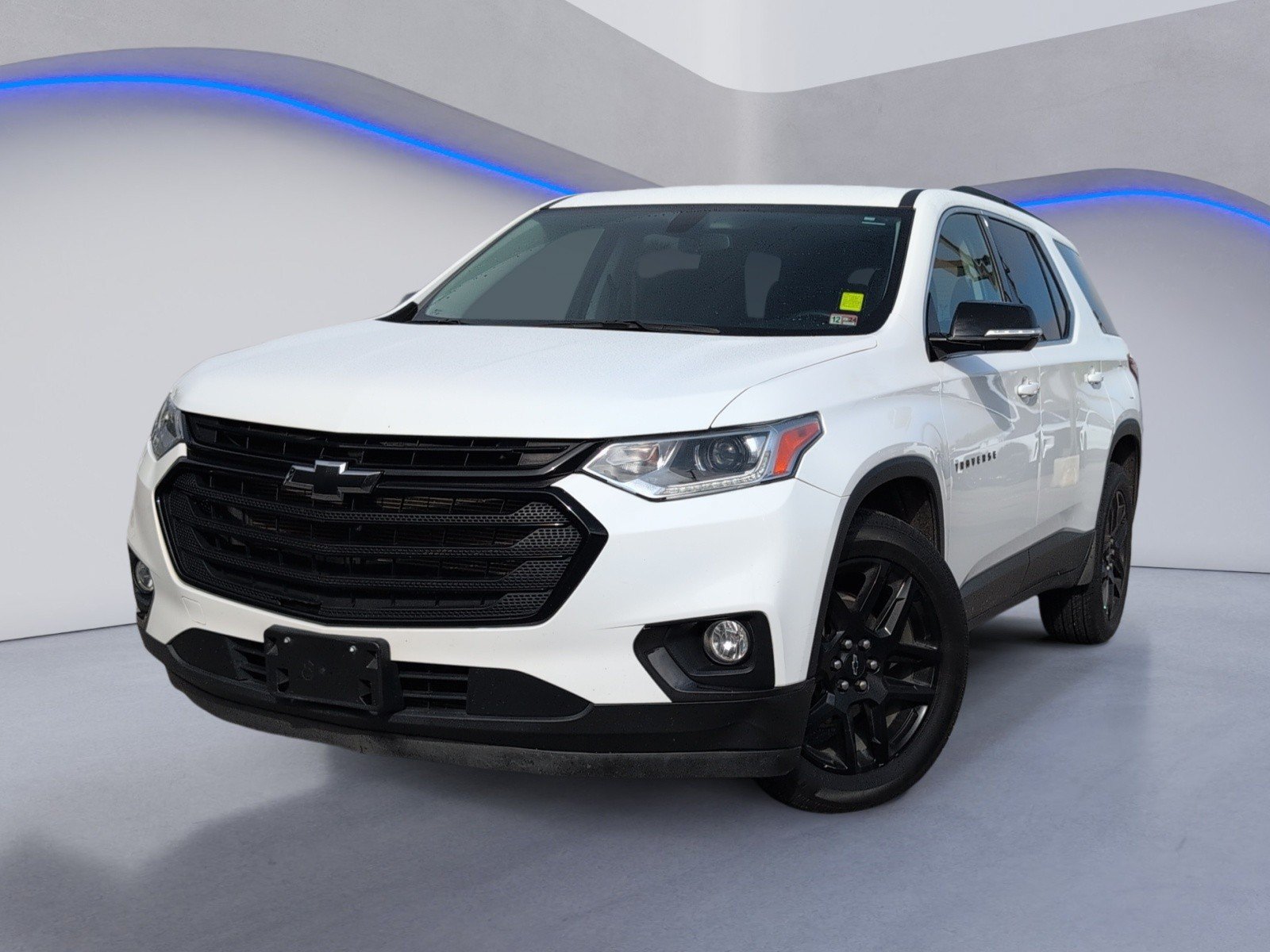 Used 2020 Chevrolet Traverse LT w/ LPO, Blackout Package AWD/4WD image 2