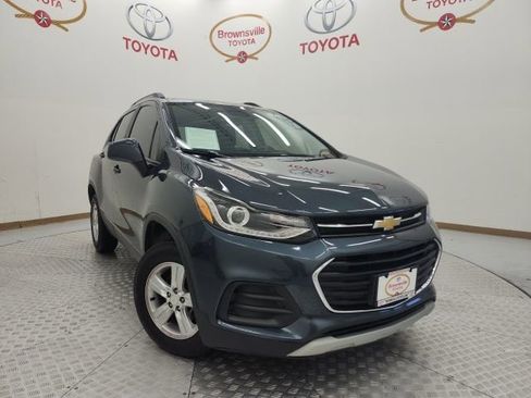 Used 2022 Chevrolet Trax LT w/ Driver Confidence Package image 1