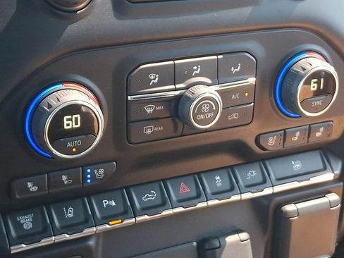 Used 2022 Chevrolet Silverado 3500 High Country AWD/4WD image 16