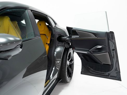 Used 2024 Ferrari Purosangue image 22