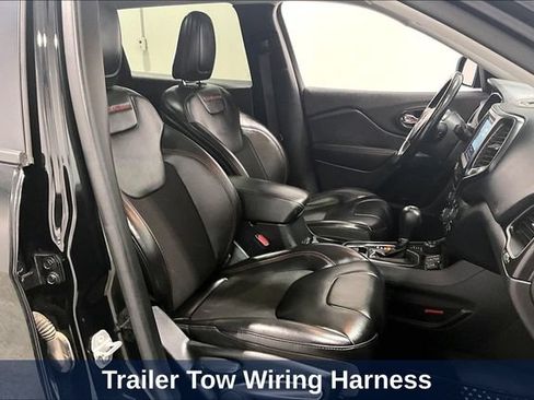 Used 2020 Jeep Cherokee Trailhawk w/ Comfort & Convenience Group AWD/4WD image 40