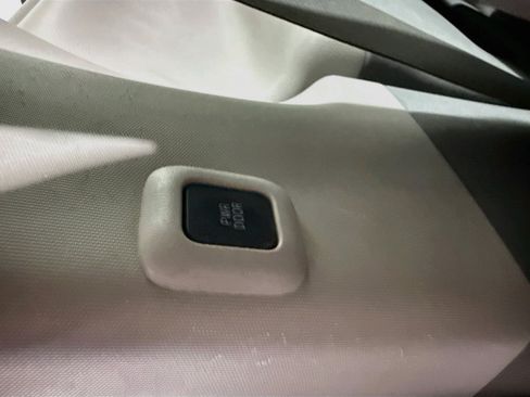 Used 2017 Toyota Sienna XLE w/ XLE Navigation Package FWD image 42