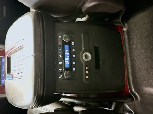 Used 2012 Cadillac Escalade Premium image 28