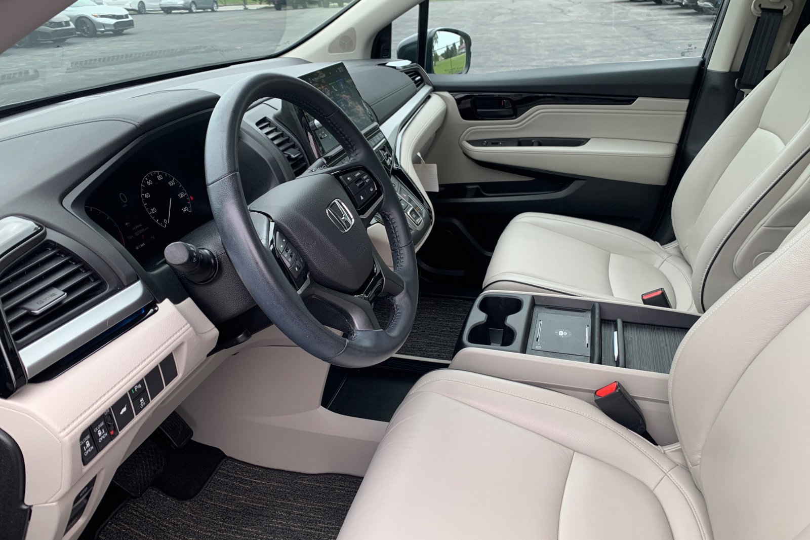 Used 2025 Honda Odyssey Touring image 12