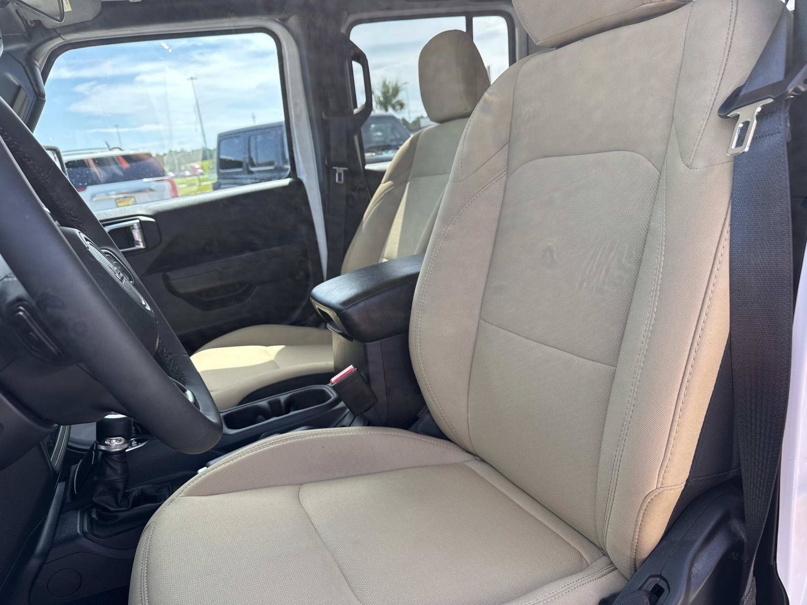 Used 2023 Jeep Gladiator Sport AWD/4WD image 14