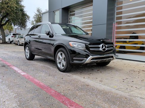 Used 2018 Mercedes-Benz GLC 300 300 image 2