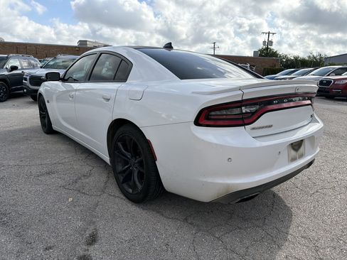 Used 2015 Dodge Charger R/T RWD image 5