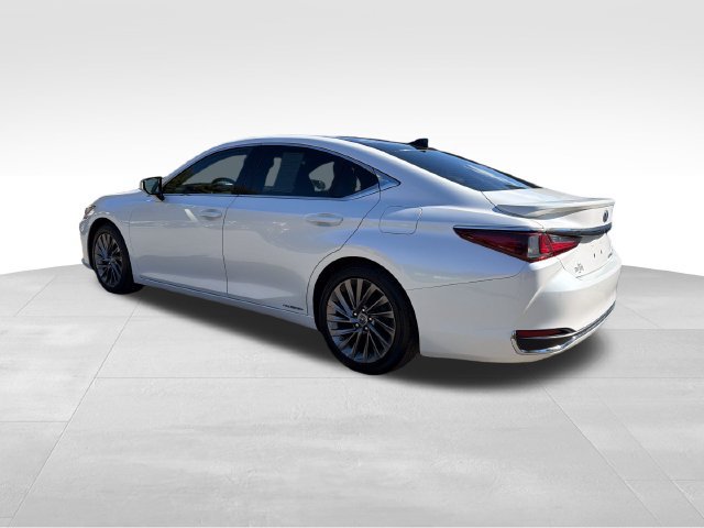 Used 2021 Lexus ES 300h Ultra Luxury w/ Accessory Package 2 FWD image 5