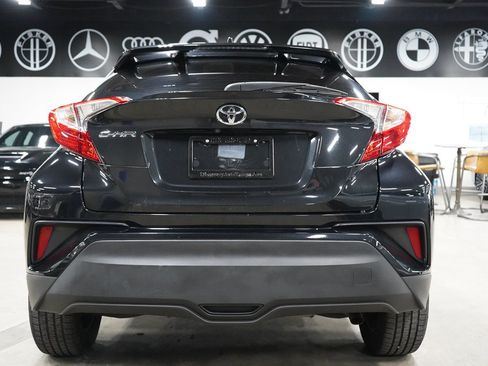 Used 2019 Toyota C-HR LE FWD image 4