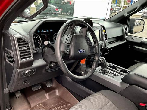 Used 2017 Ford F150 XLT w/ Equipment Group 302A Luxury image 4