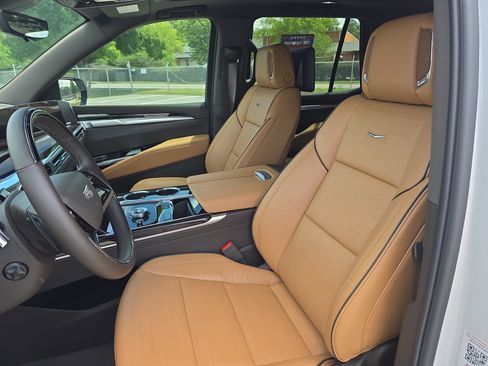 New 2025 Cadillac Escalade Premium Luxury w/ Touring Package AWD/4WD image 19
