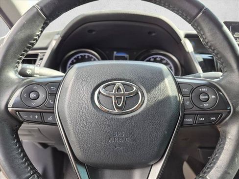 Used 2021 Toyota Camry SE w/ Convenience Package FWD image 12