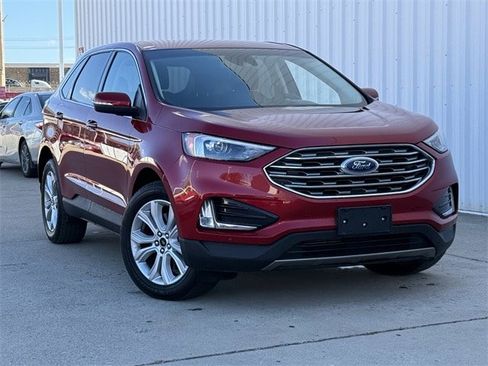 Used 2024 Ford Edge Titanium image 2